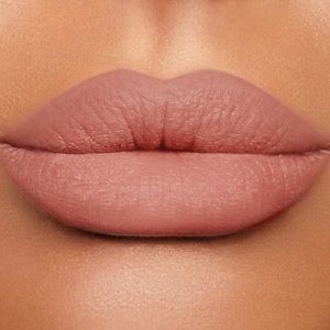 Charlotte Tilbury Lip Cheat in Pillow Talk
